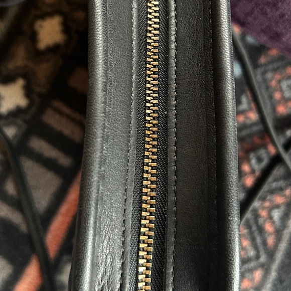 COACH Vintage Abbie Crossbody
Shoulder Bag 9017 - Picture 6 of 9